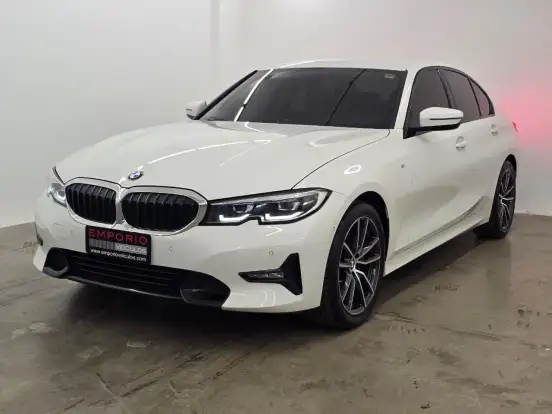BMW-320i-2020