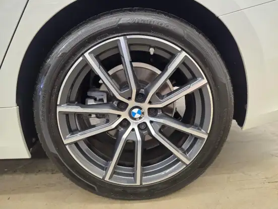 BMW-320i-2.0 16V TURBO GASOLINA SPORT AUTOMÁTICO BMW-320i-2020