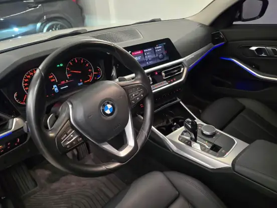 BMW-320i-2.0 16V TURBO GASOLINA SPORT AUTOMÁTICO BMW-320i-2020
