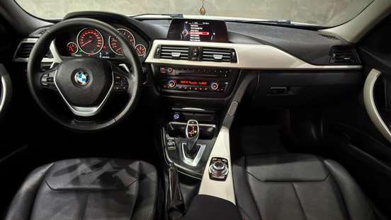 BMW-320i-2014