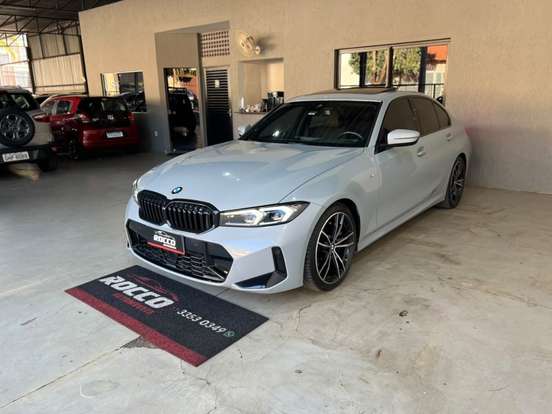 BMW-320i-2023
