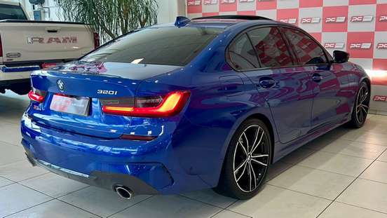 BMW-320i-2021