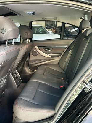 BMW-320i-2017