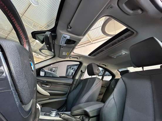 BMW-320i-2017