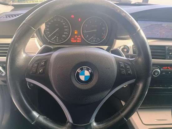 BMW-325i-2011