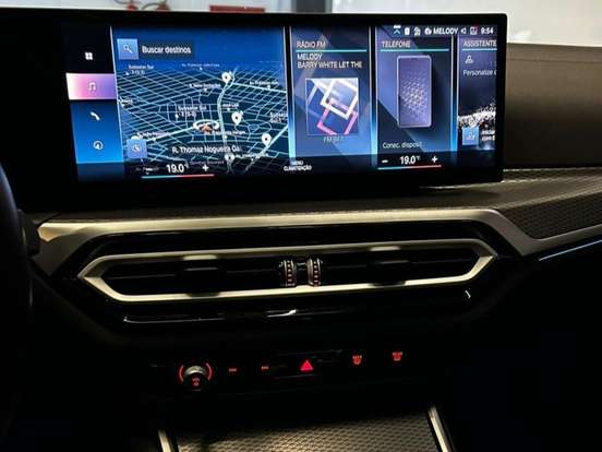 BMW-330e-2022