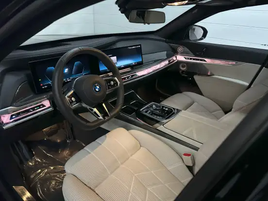 BMW-i7-2023