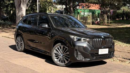 BMW-iX1-2023