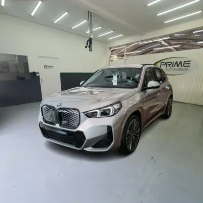 BMW-iX1-2025