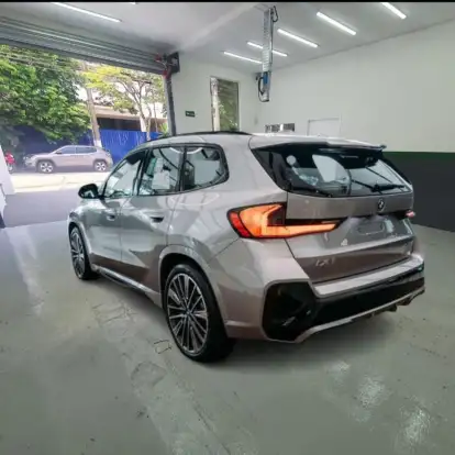 BMW-iX1-2025