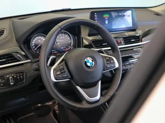 BMW-X1-2.0 16V TURBO ACTIVEFLEX SDRIVE20I X-LINE 4P AUTOMÁTICO BMW-X1-2020