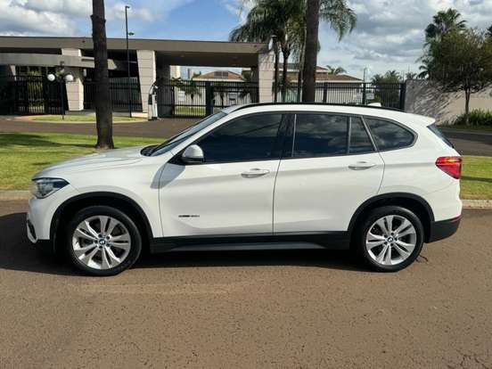 BMW-X1-2016