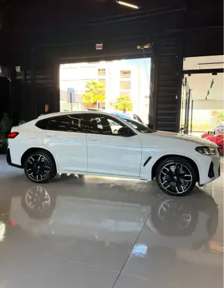 BMW-X4-2022