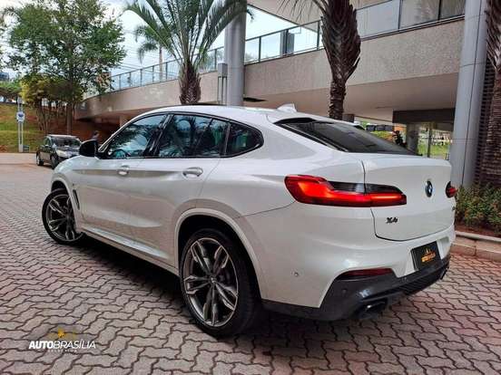 BMW-X4-2021