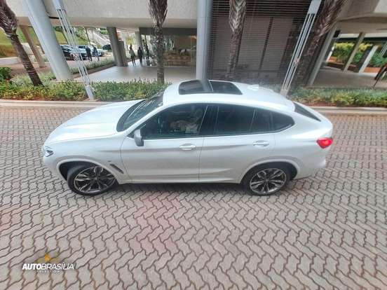 BMW-X4-2021