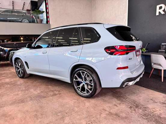 BMW-X5-3.0 I6 TURBO HÍBRIDO XDRIVE50E X-LINE AUTOMÁTICO BMW-X5-2025