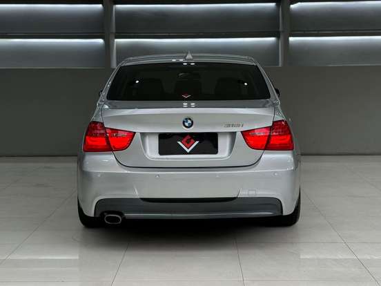 BMW-318i-2011