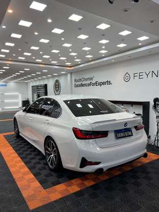BMW-320i-2019