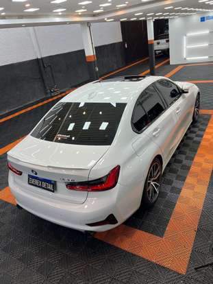 BMW-320i-2019