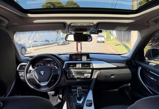 BMW-320i-2018