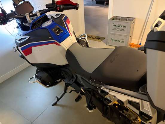 BMW-R 1300 GS ADVENTURE TROPHY BMW-R 1300 GS ADVENTURE TROPHY-2025