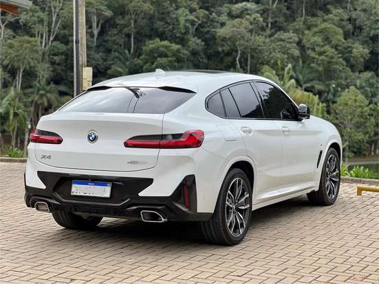 BMW-X4-2023