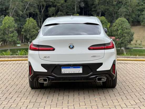 BMW-X4-2023