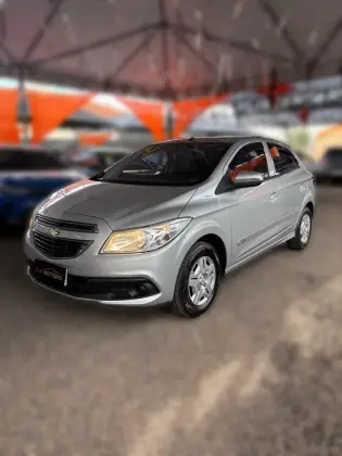 CHEVROLET ONIX 1.0 MPFI LT 8V FLEX 4P MANUAL CHEVROLET ONIX 1.0 MPFI LT 8V FLEX 4P MANUAL