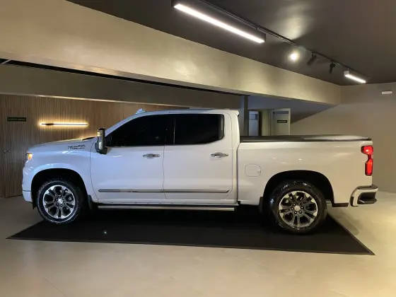 CHEVROLET SILVERADO 5.3 V8 GASOLINA 1500 HIGH COUNTRY 4X4 AUTOMÁTICO CHEVROLET SILVERADO 5.3 V8 GASOLINA 1500 HIGH COUNTRY 4X4 AUTOMÁTICO