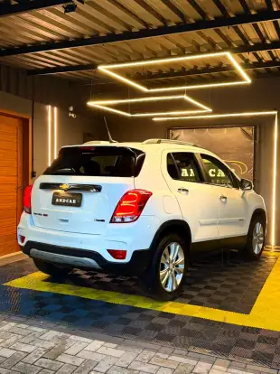 CHEVROLET-TRACKER-2018