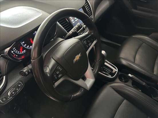 CHEVROLET-TRACKER-2018