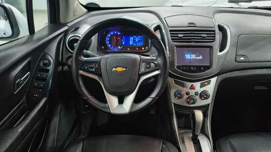 CHEVROLET-TRACKER-2015