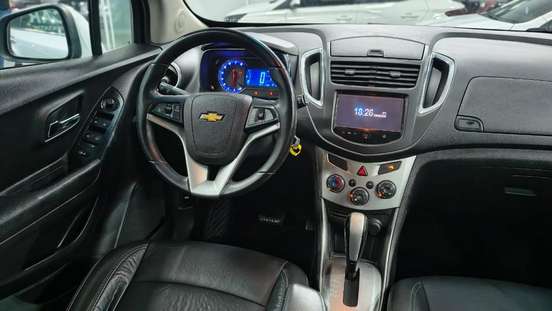 CHEVROLET-TRACKER-2015