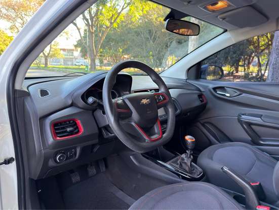 CHEVROLET-ONIX-2016