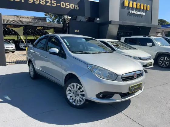 FIAT GRAND SIENA 1.6 MPI ESSENCE 16V FLEX 4P MANUAL FIAT GRAND SIENA 1.6 MPI ESSENCE 16V FLEX 4P MANUAL