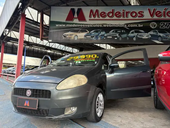 FIAT PUNTO 1.4 ATTRACTIVE 8V FLEX 4P MANUAL FIAT PUNTO 1.4 ATTRACTIVE 8V FLEX 4P MANUAL