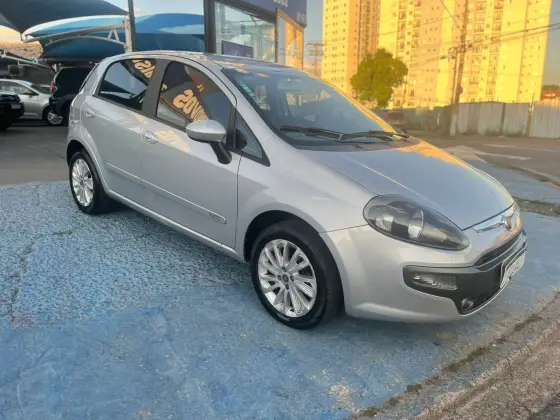 FIAT PUNTO 1.6 ESSENCE 16V FLEX 4P AUTOMATIZADO FIAT PUNTO 1.6 ESSENCE 16V FLEX 4P AUTOMATIZADO