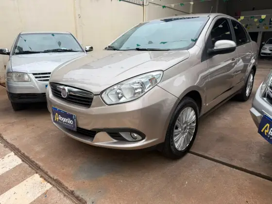 FIAT SIENA 1.6 MPI ESSENCE 16V FLEX 4P MANUAL FIAT SIENA 1.6 MPI ESSENCE 16V FLEX 4P MANUAL