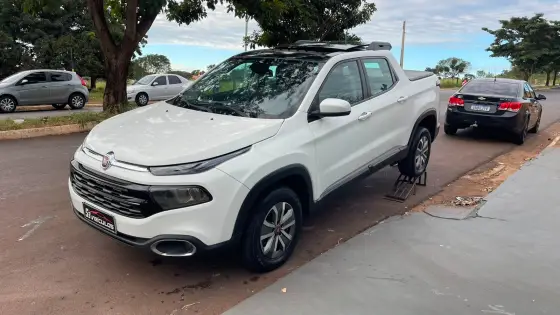 FIAT TORO 1.8 16V EVO FLEX FREEDOM OPEN EDITION PLUS AT6 FIAT TORO 1.8 16V EVO FLEX FREEDOM OPEN EDITION PLUS AT6