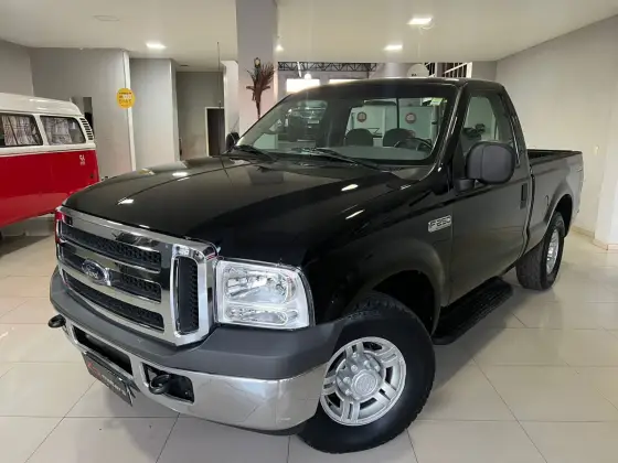 FORD F-250 3.9 XLT 4X2 CS DIESEL 2P MANUAL FORD F-250 3.9 XLT 4X2 CS DIESEL 2P MANUAL