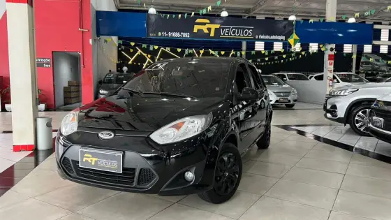 FORD FIESTA 1.6 ROCAM HATCH 8V FLEX 4P MANUAL FORD FIESTA 1.6 ROCAM HATCH 8V FLEX 4P MANUAL
