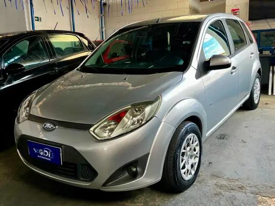 FORD FIESTA 1.6 ROCAM SE PLUS 8V FLEX 4P MANUAL FORD FIESTA 1.6 ROCAM SE PLUS 8V FLEX 4P MANUAL