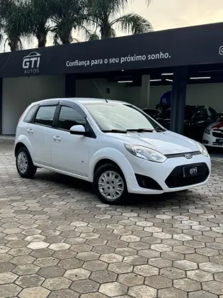 FORD FIESTA 1.6 SE HATCH 16V FLEX 4P MANUAL FORD FIESTA 1.6 SE HATCH 16V FLEX 4P MANUAL