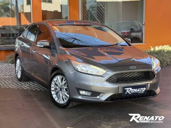FORD FOCUS 2.0 SE FASTBACK 16V FLEX 4P POWERSHIFT