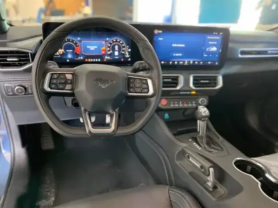 FORD-MUSTANG-2025