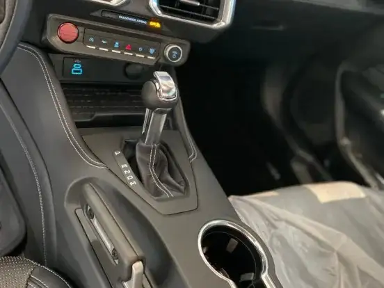 FORD-MUSTANG-2025