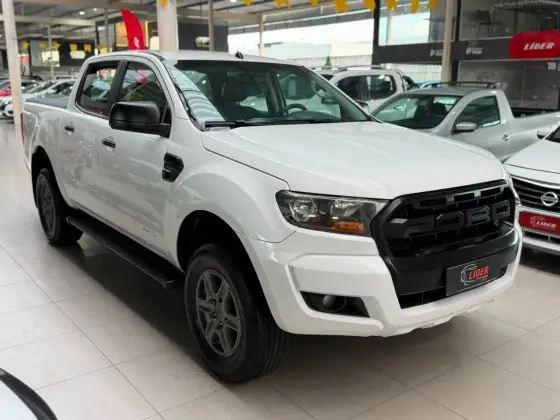 FORD RANGER 2.5 XLT 4X2 CD 16V FLEX 4P MANUAL FORD RANGER 2.5 XLT 4X2 CD 16V FLEX 4P MANUAL