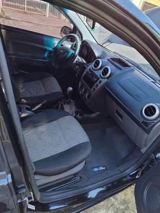 FORD-FIESTA-2013