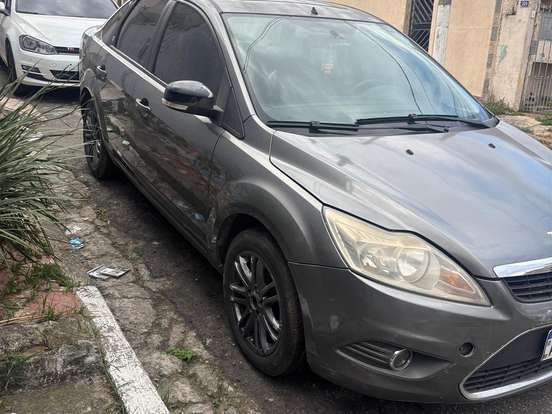 FORD-FOCUS-2.0 GHIA SEDAN 16V GASOLINA 4P AUTOMÁTICO FORD-FOCUS-2009