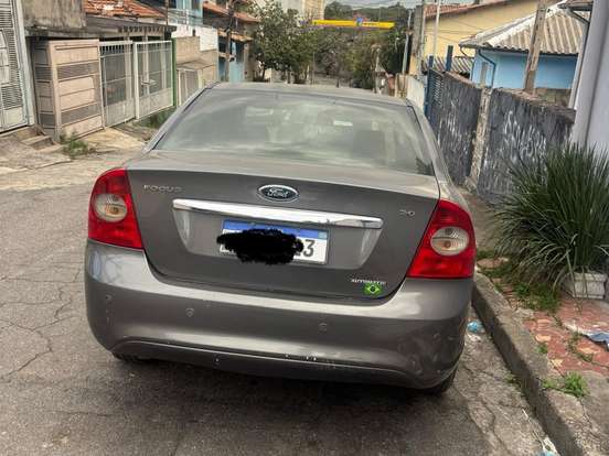FORD-FOCUS-2.0 GHIA SEDAN 16V GASOLINA 4P AUTOMÁTICO FORD-FOCUS-2009
